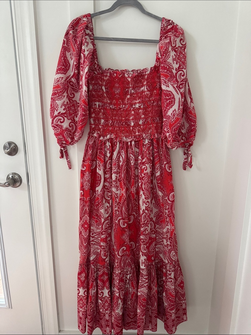 Tuckernuck Cara Cara Jazzy Red White Paisley Print Smocked Midi Dress M - Picture 2 of 13
